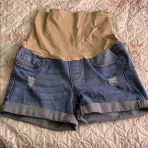 Maternity shorts